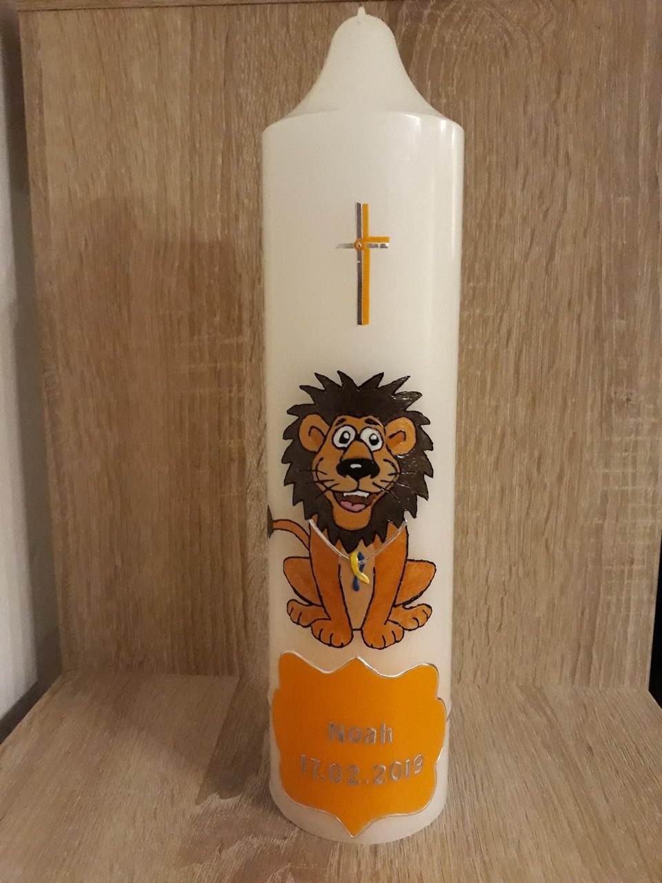 Detailaufnahme einer handgefertigten Kerze
